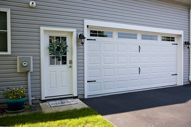24/7 Emergency Garage Door Panel Replacement experts in Barton Creek, TX